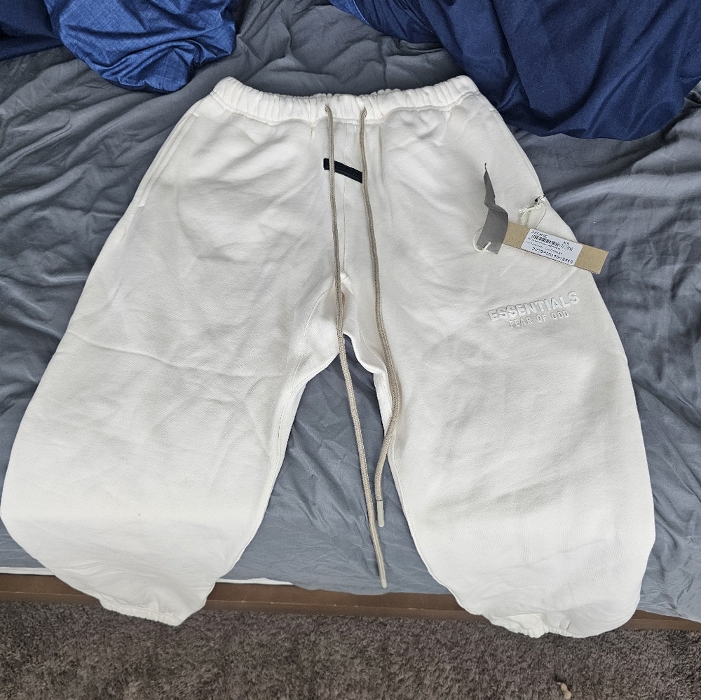Essentials Sweatpants Cloud Dancer Nwt Size Xs